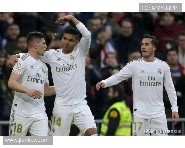 2009年与2010年皇马对阵里昂的精彩回顾与分析